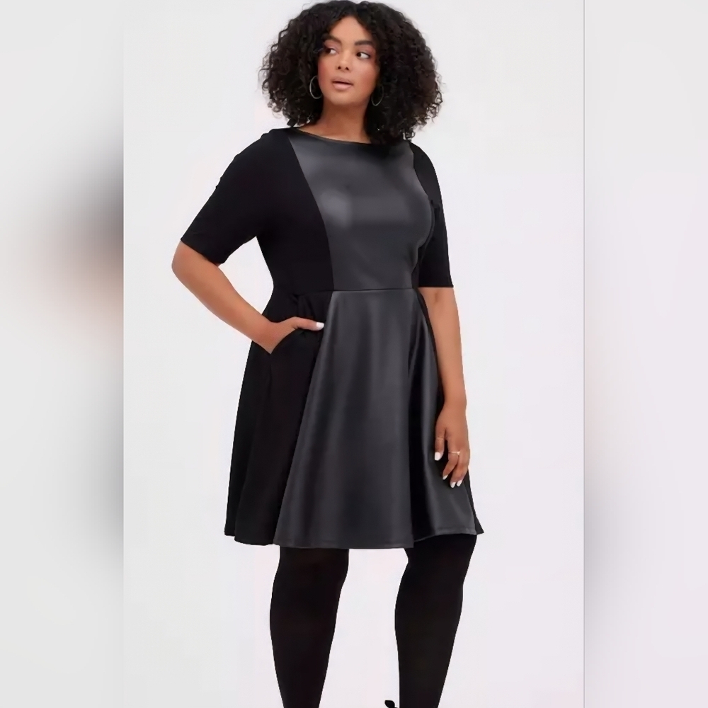 Torrid Women’s Plus Size 2 2X 18-20 Skater Dress Luxe Ponte Coated Black NWT
